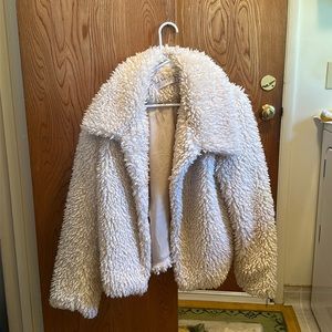 FUZZY WHITE JACKET SIZE XL